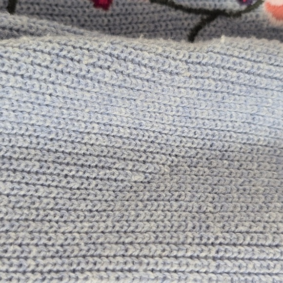 American Eagle Boho Baggy Floral Embroidered Light Blue V-Neck Sweater Small - Picture 7 of 11